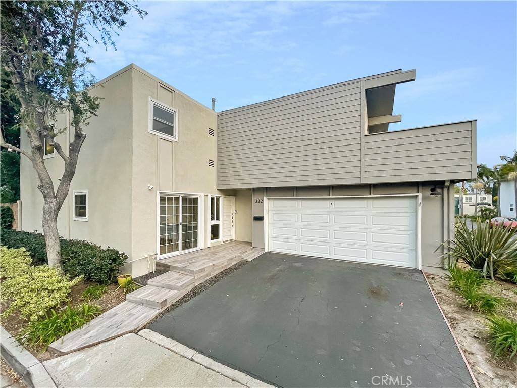 Costa Mesa, CA 92627,332 Tours LN