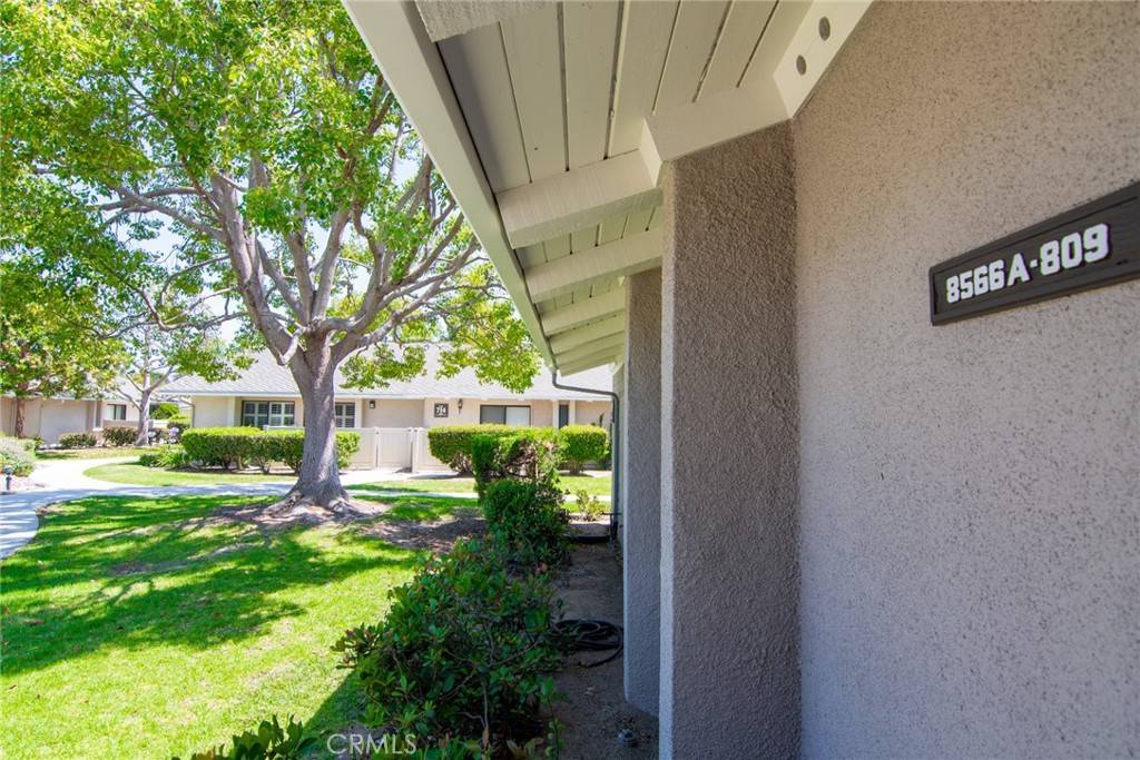 Huntington Beach, CA 92646,8566 Larkhall CIR #809A