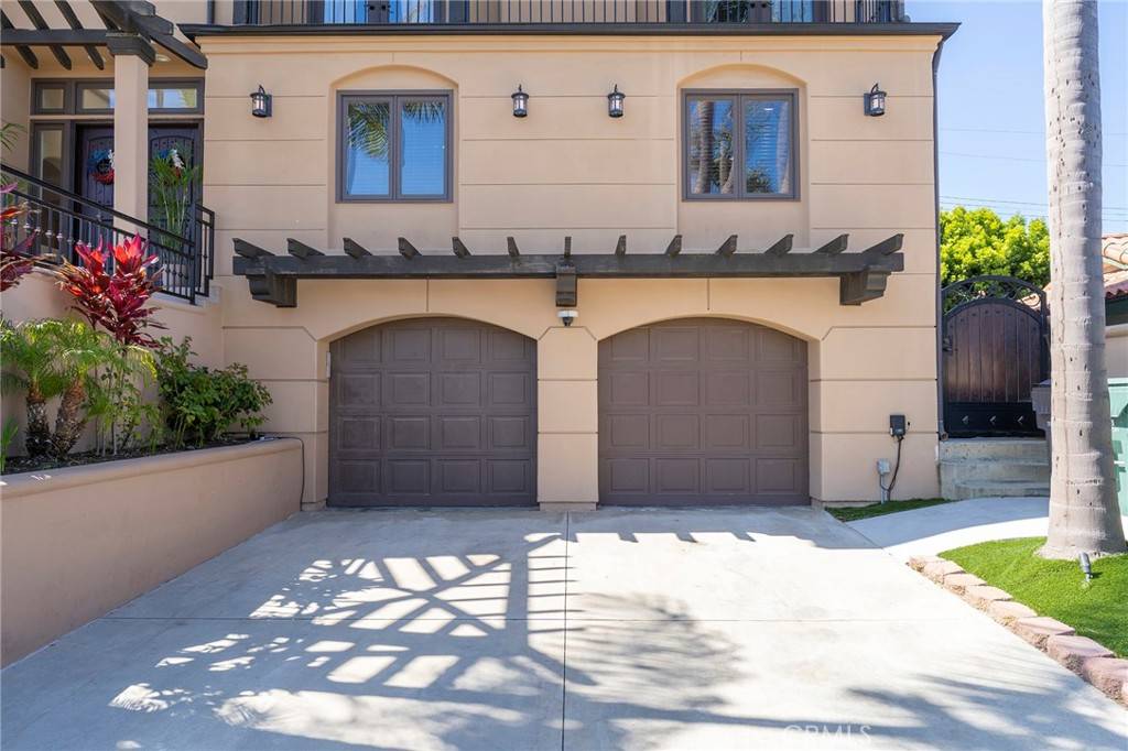 Huntington Beach, CA 92646,9352 La Jolla CIR