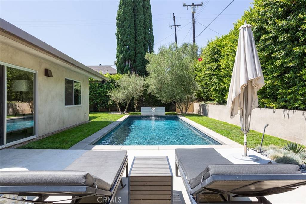 Newport Beach, CA 92660,2905 Paper LN