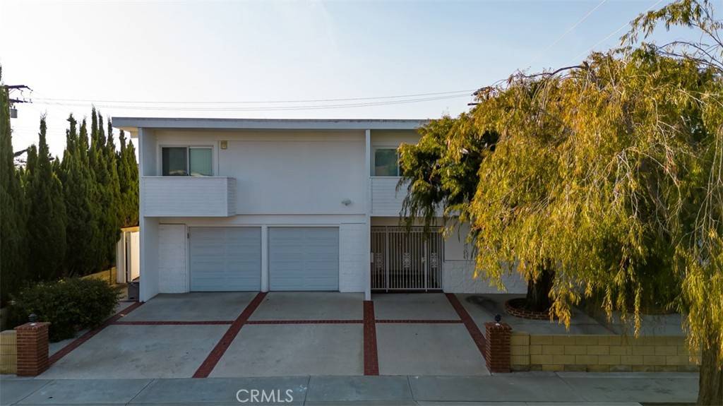 Huntington Beach, CA 92647,17331 La Mesa LN