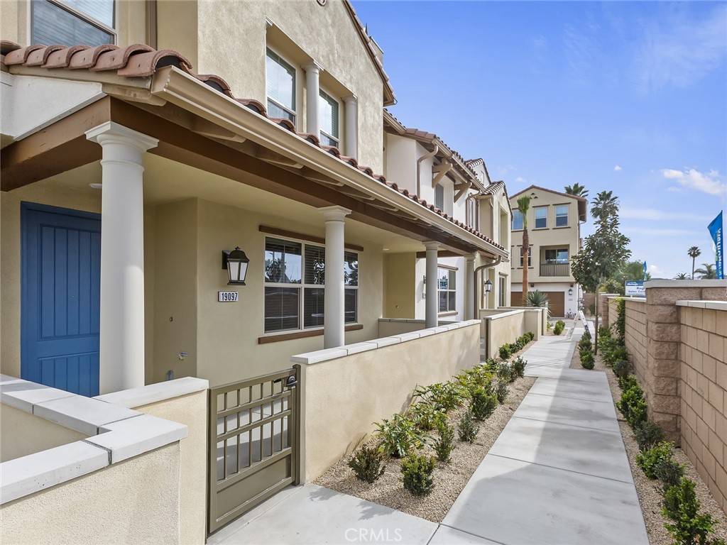 Huntington Beach, CA 92648,19097 Azul LN