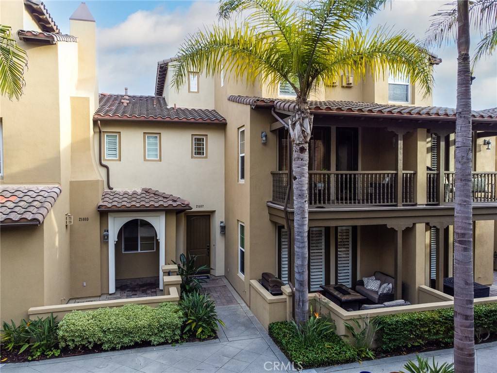 Huntington Beach, CA 92648,21407 VERA CIR