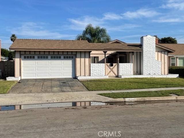 Huntington Beach, CA 92647,15242 Newcastle LN