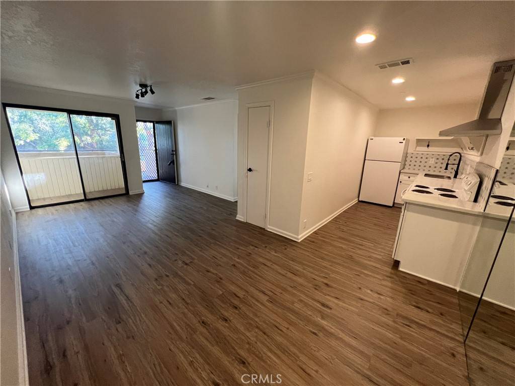 Palm Springs, CA 92262,2821 N Los Felices CIR W #2