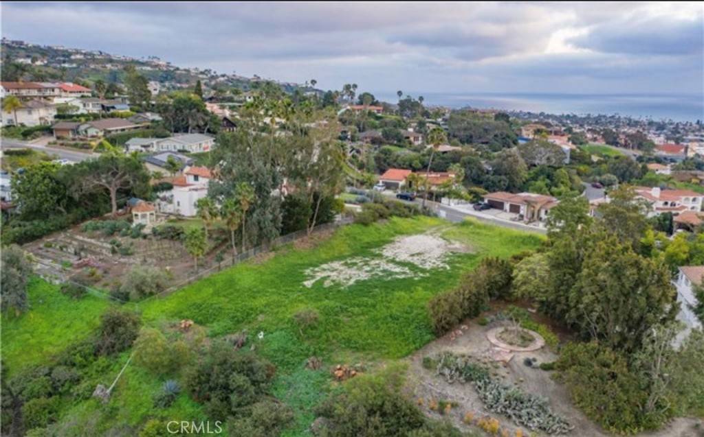 San Clemente, CA 92672,239 Avenida la cuesta AVE