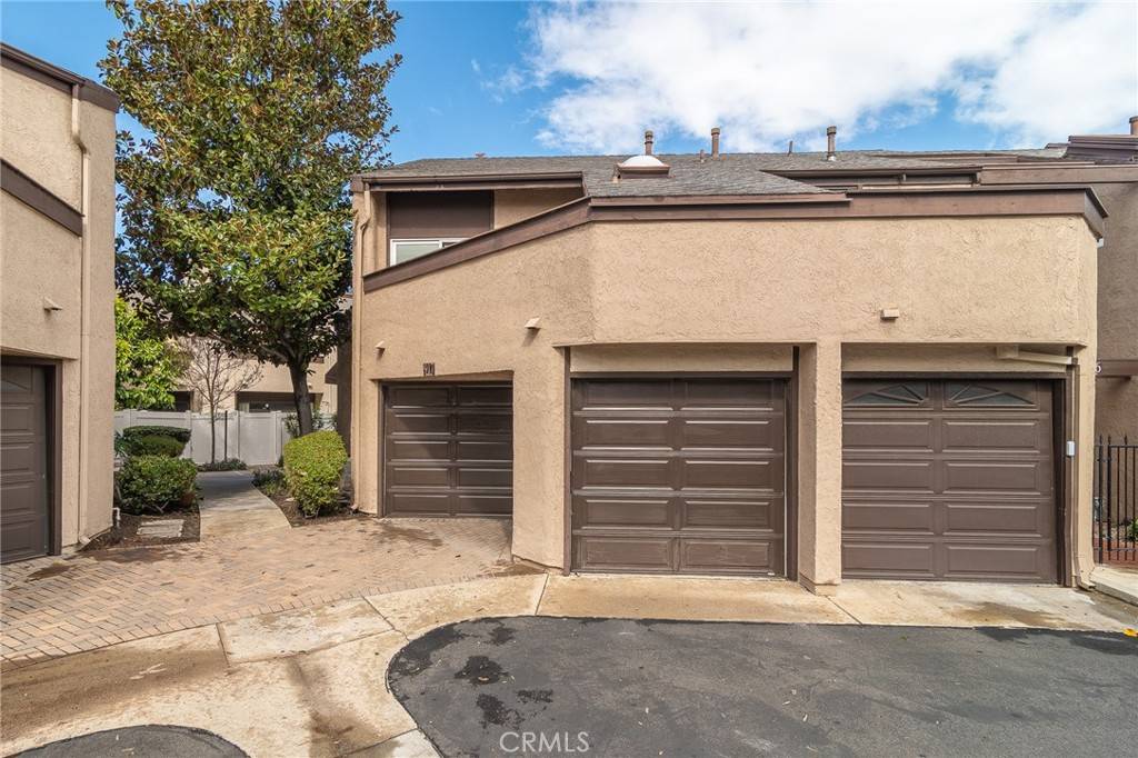 Costa Mesa, CA 92626,917 Powell CT