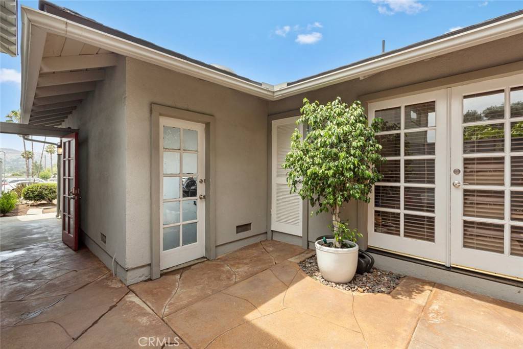 Yorba Linda, CA 92886,6752 Tahitian CIR