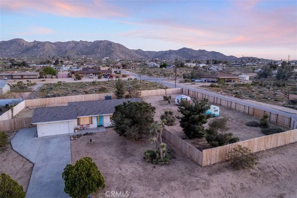 Joshua Tree, CA 92252,60325 Alta Mura DR