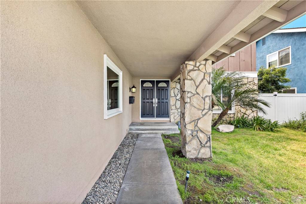 La Palma, CA 90623,5842 Crocus CIR