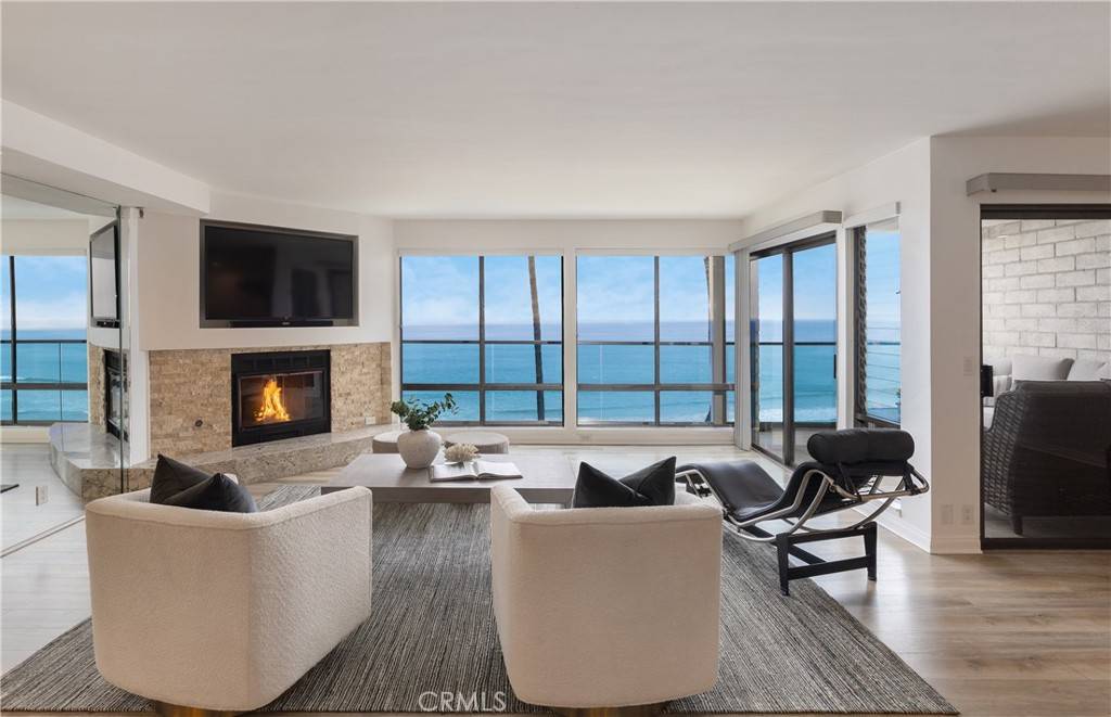 San Clemente, CA 92672,410 Corto LN #9