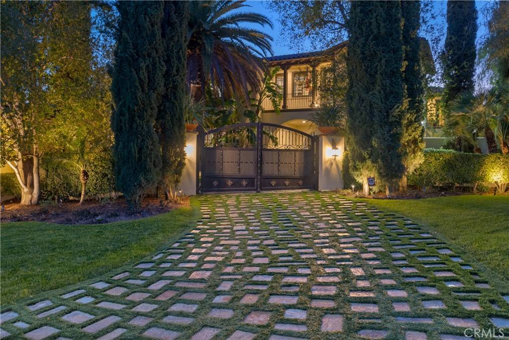 Yorba Linda, CA 92886,4265 Hidden Oaks DR