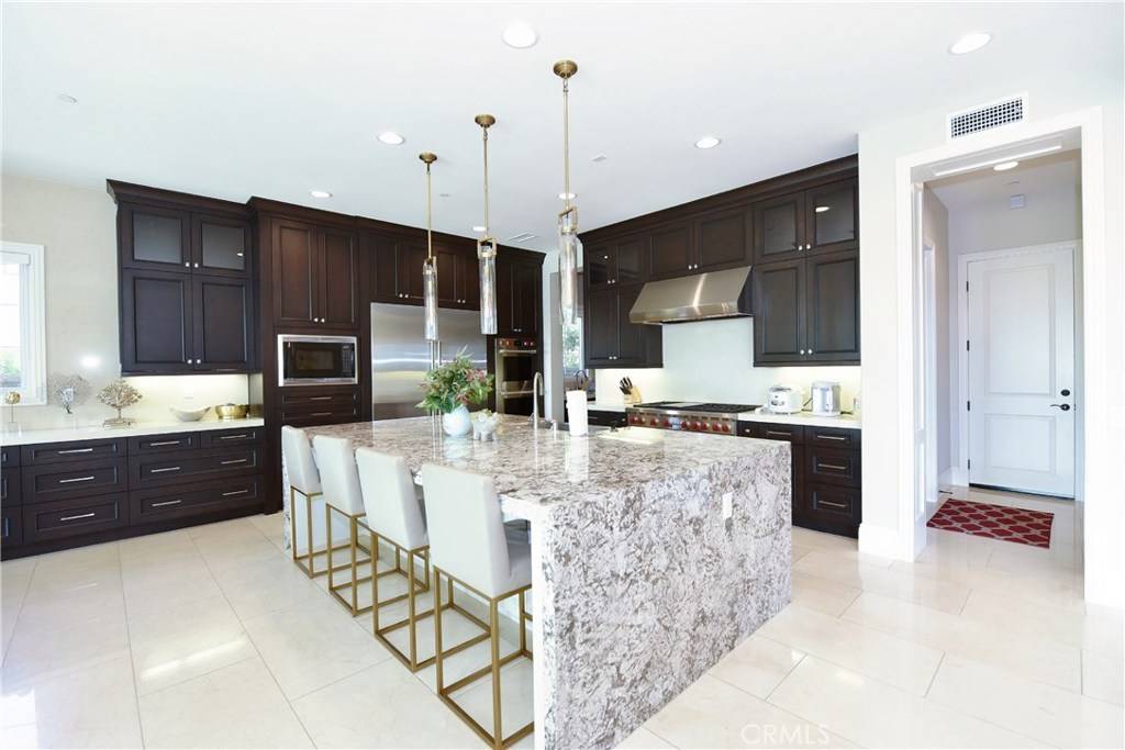 104 Panorama Irvine, CA 92618