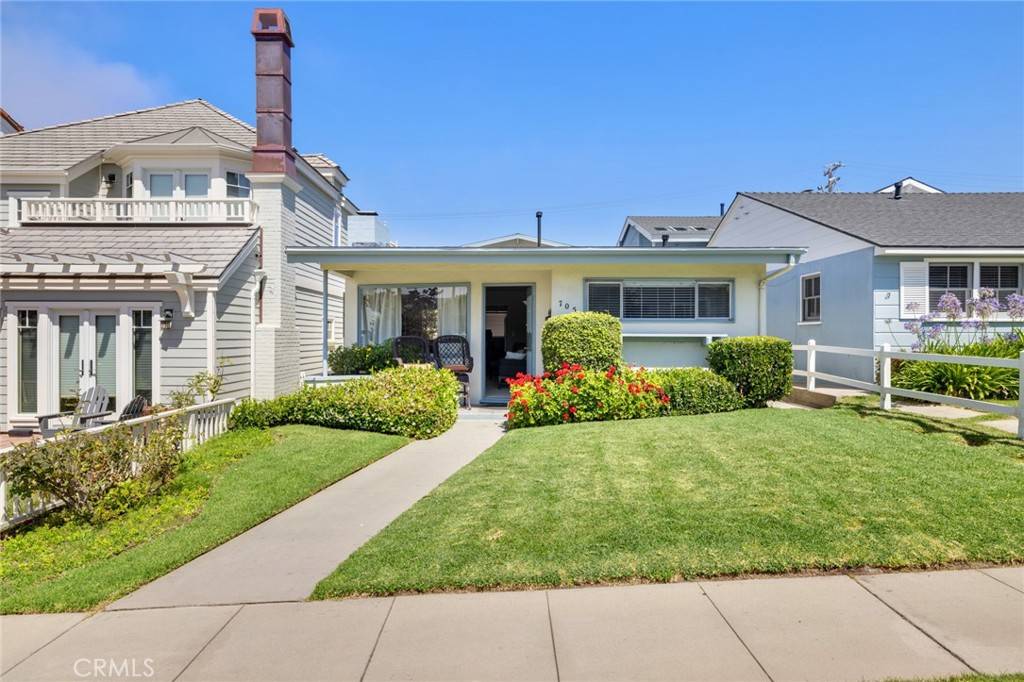 Corona Del Mar, CA 92625,705 Narcissus AVE