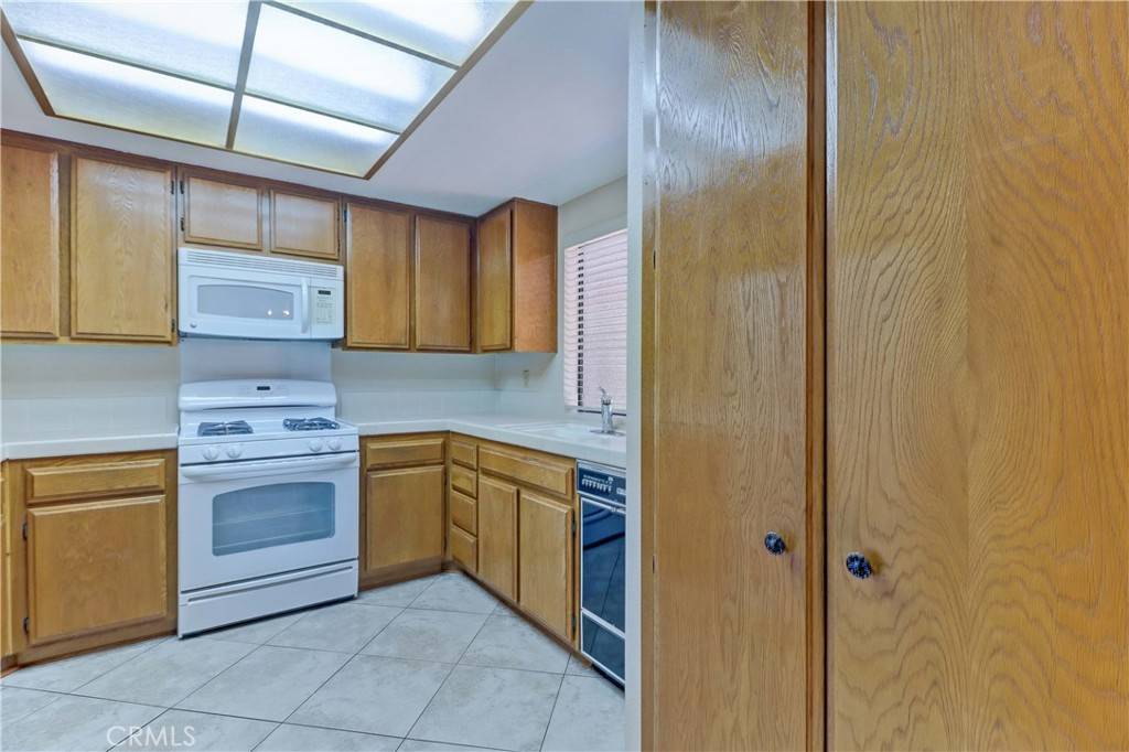 Huntington Beach, CA 92646,8932 Biscayne CT #1318-D