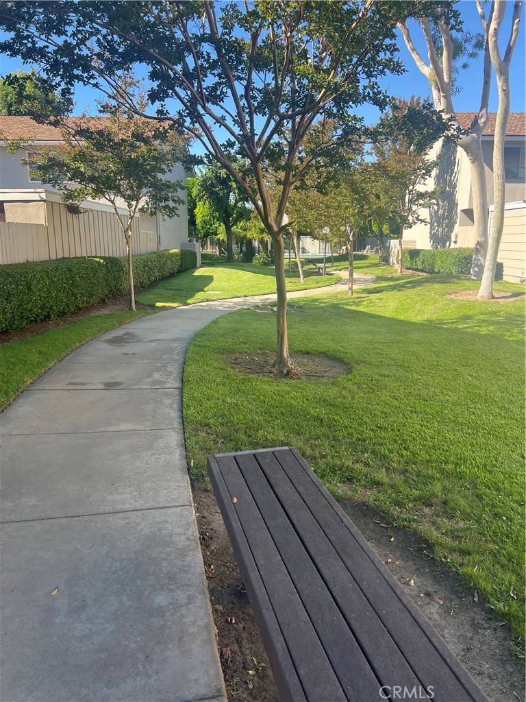 Huntington Beach, CA 92647,16922 Limelight CIR #B