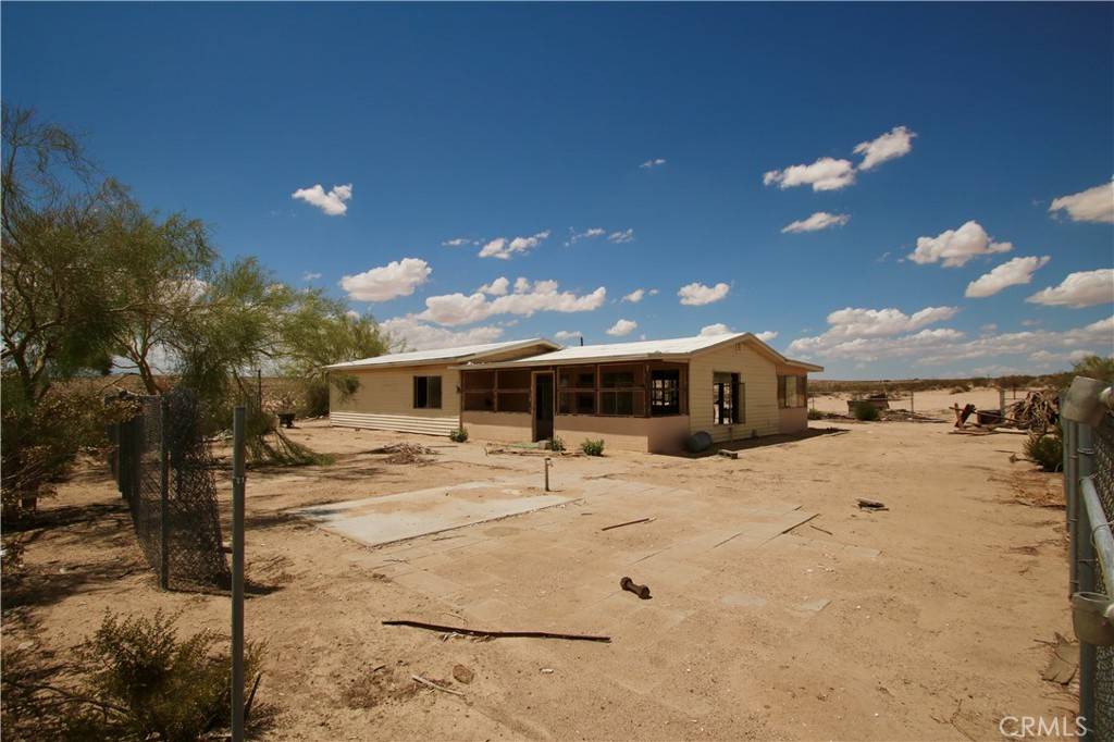 29 Palms, CA 92277,68989 Cleland RD