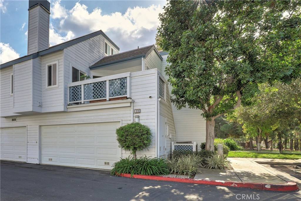 Irvine, CA 92614,19 Briarglen #2