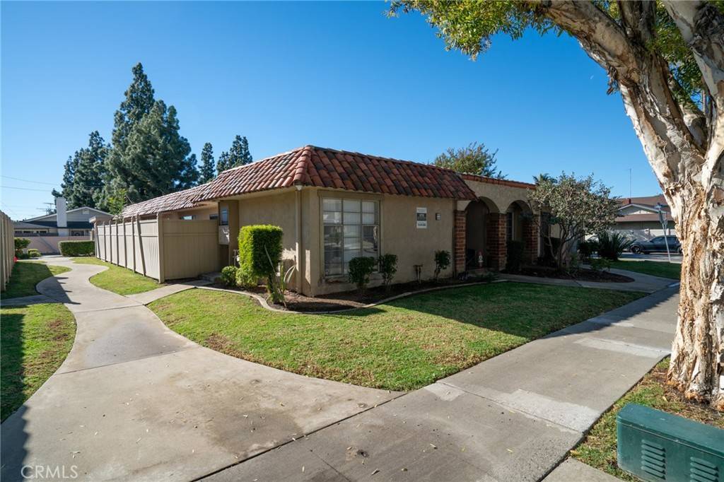 Fullerton, CA 92831,3100 Quartz LN