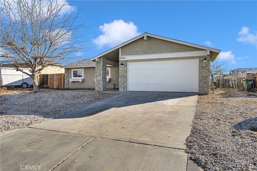 Adelanto, CA 92301,10435 Buckboard CIR