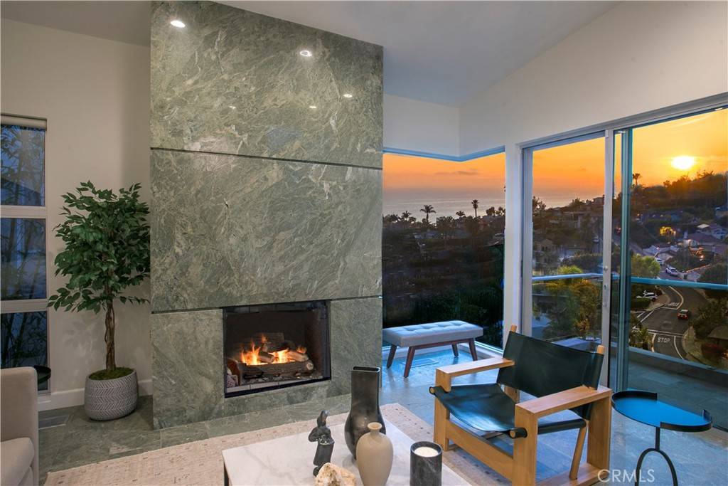 Laguna Beach, CA 92651,533 Temple Hills DR