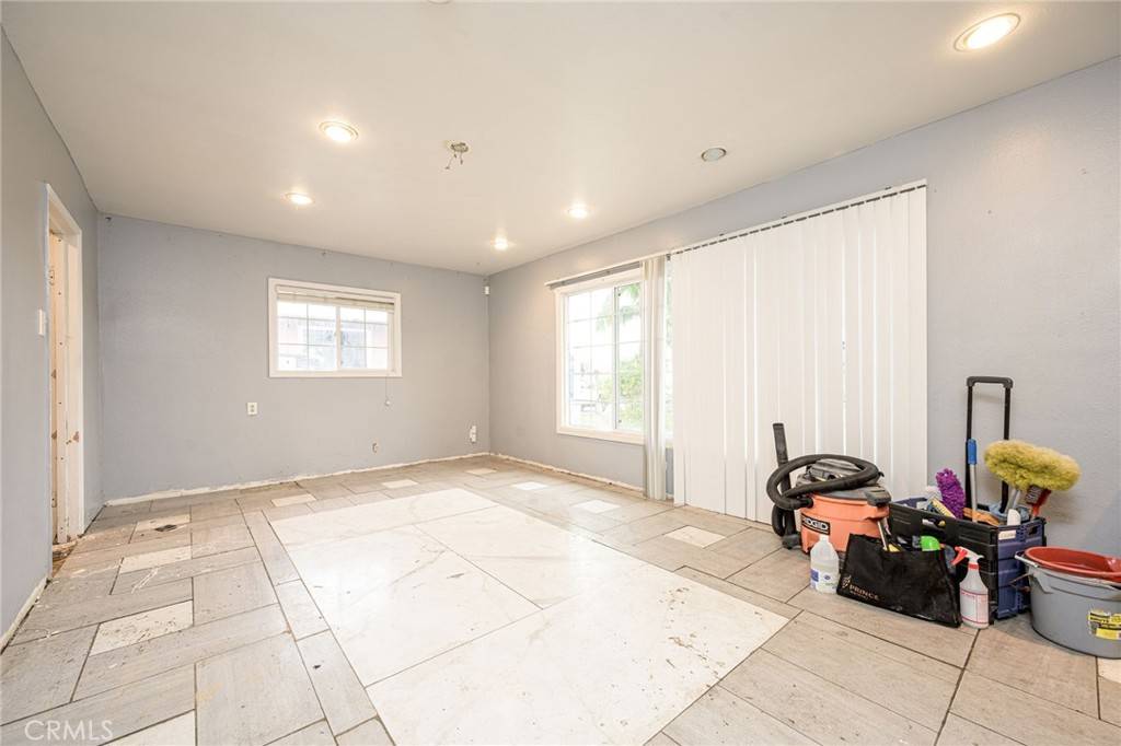 Santa Ana, CA 92703,629 S Townsend ST