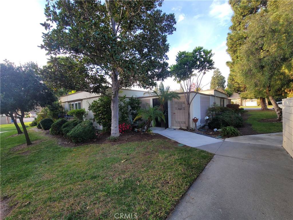 Laguna Woods, CA 92637,210 Avenida Majorca #A