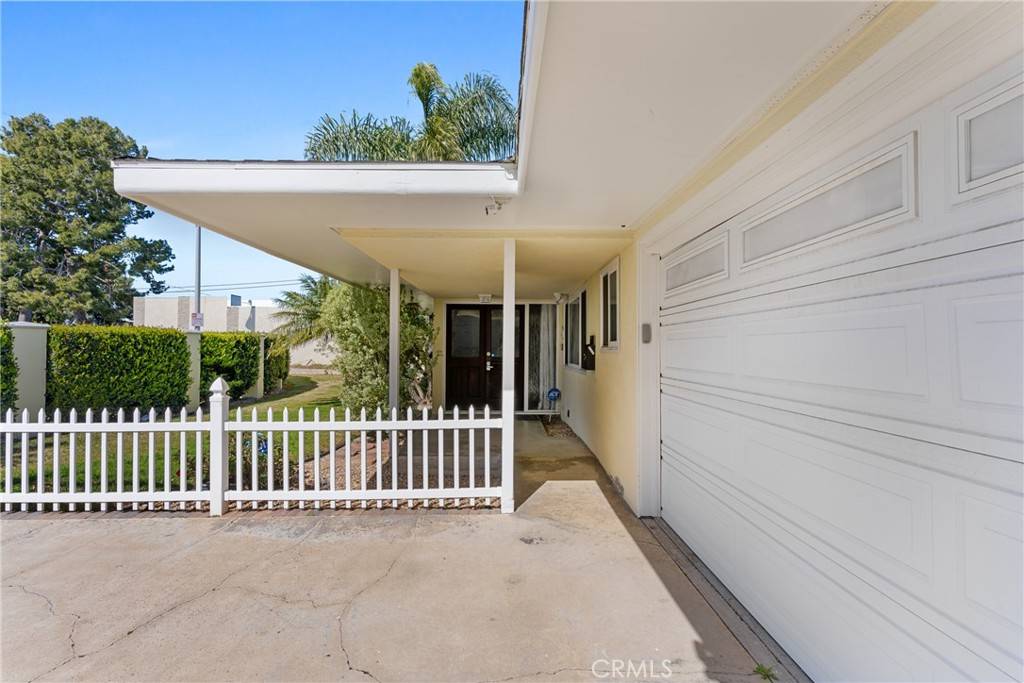 Costa Mesa, CA 92627,124 Melody LN