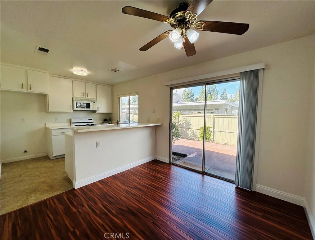 Irvine, CA 92614,32 Fox Hollow