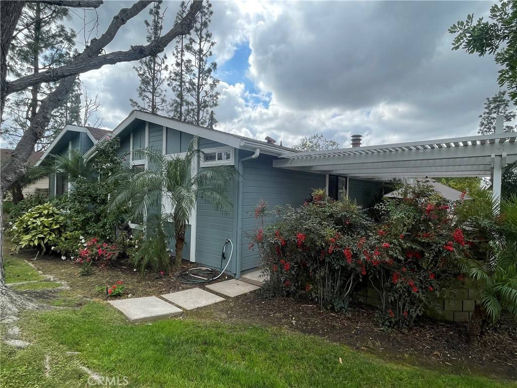 Santa Ana, CA 92705,1517 Knoll Lake #80