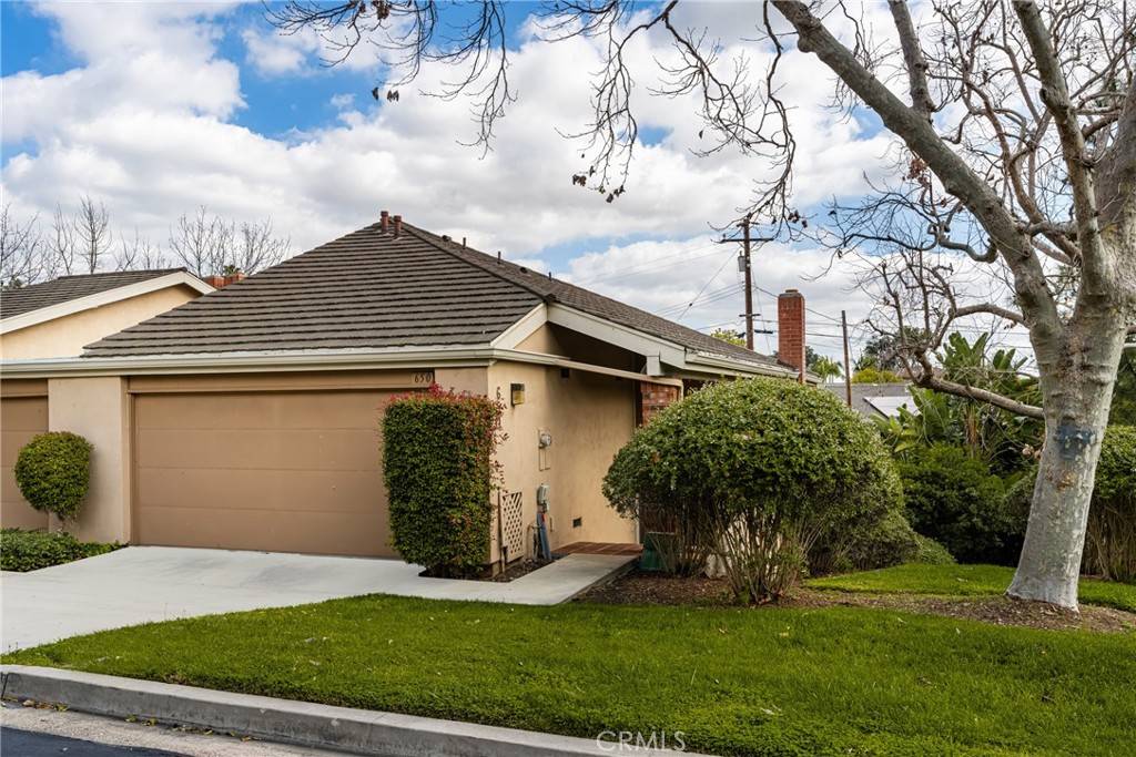 Fullerton, CA 92832,650 W Glenwood DR