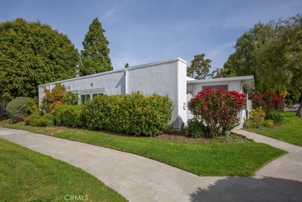 Laguna Woods, CA 92637,2284 Via Puerta #C