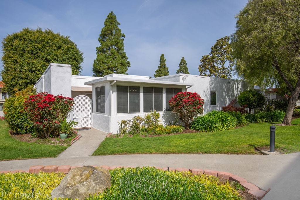 Laguna Woods, CA 92637,2284 Via Puerta #C