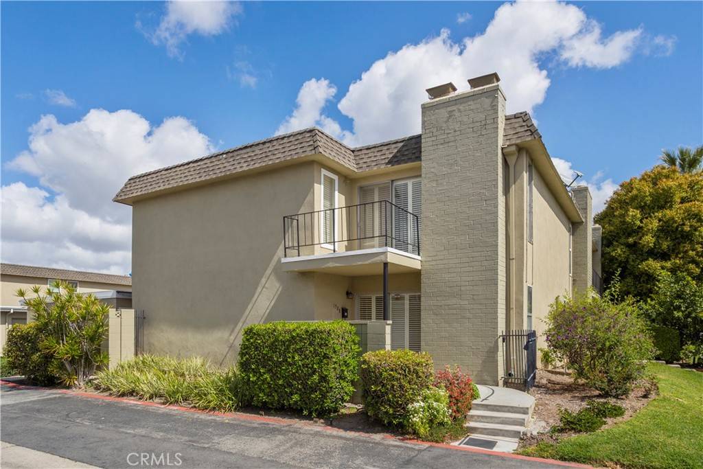 Tustin, CA 92780,1528 Mitchell AVE