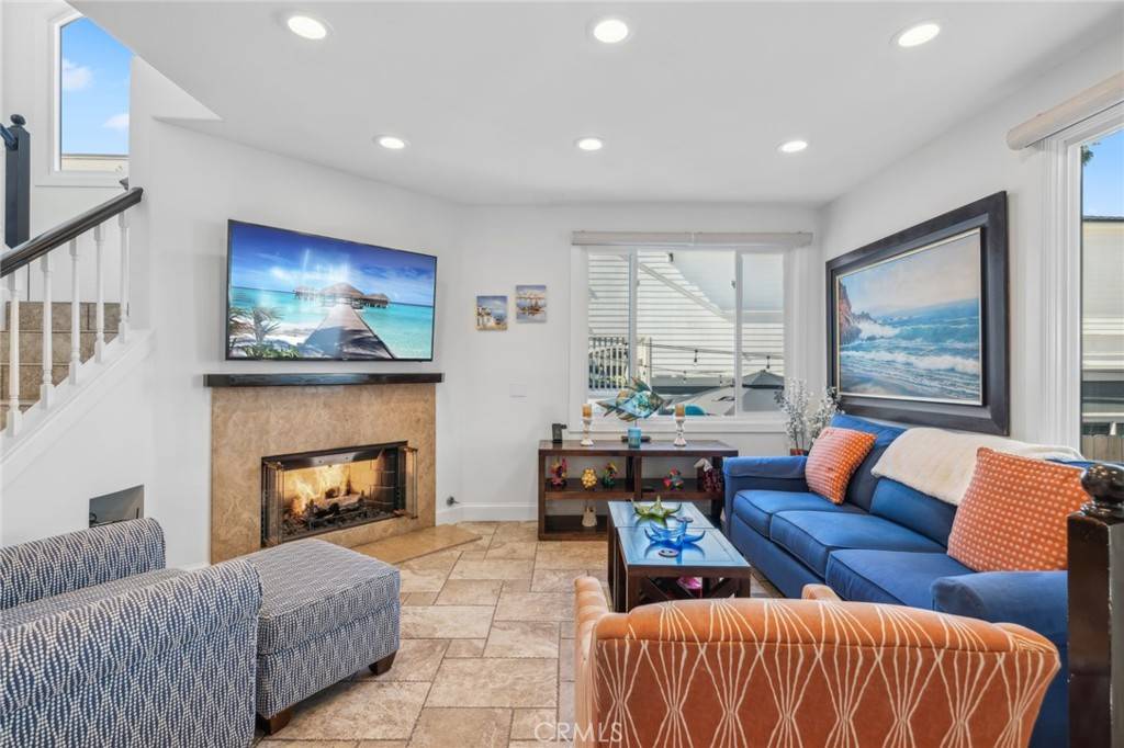 Corona Del Mar, CA 92625,410 .5 Goldenrod AVE #B
