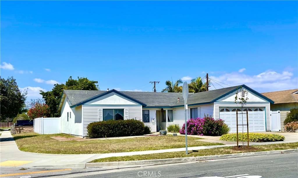 Huntington Beach, CA 92647,6401 Royal Oak Drive
