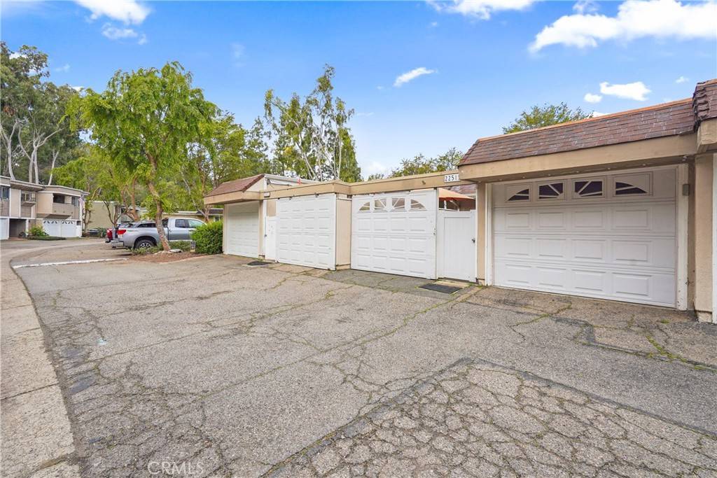 Laguna Hills, CA 92653,22515 Caminito Pacifico #40