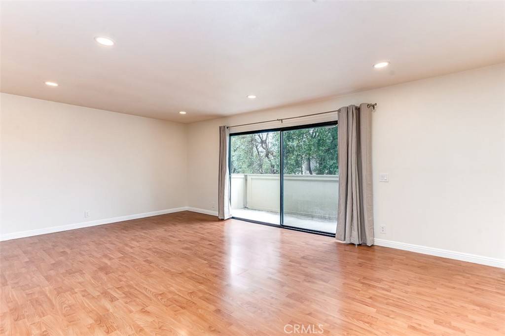 La Mirada, CA 90638,13606 La Jolla CIR #G