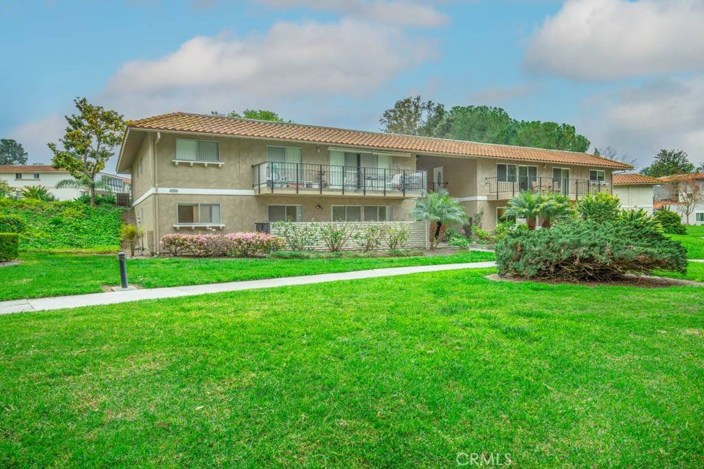 Laguna Woods, CA 92637,2250 Via Mariposa E #B