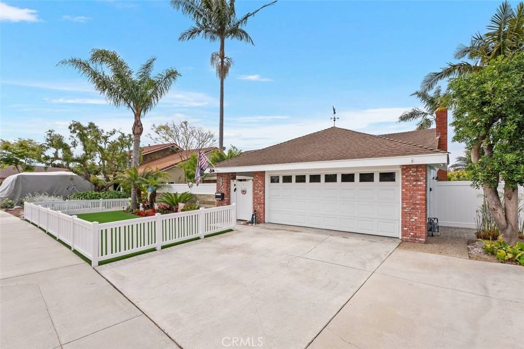 Huntington Beach, CA 92649,5642 Brighton DR