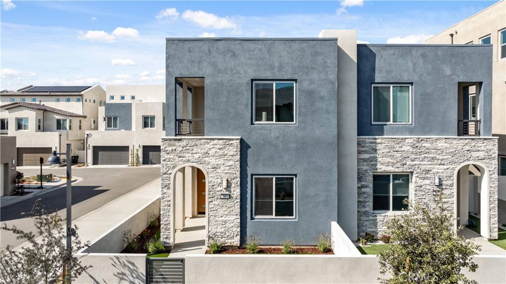 Irvine, CA 92618,307 Baluster