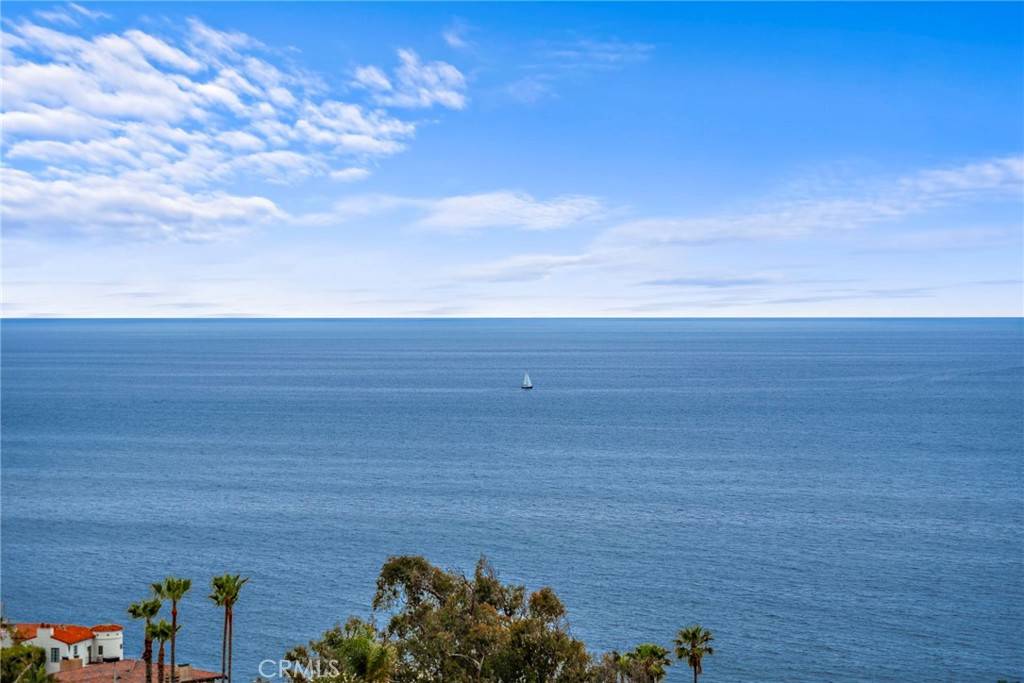 Laguna Beach, CA 92651,2482 Glenneyre ST