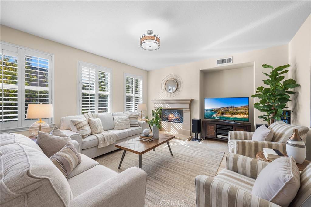 Irvine, CA 92620,23 Dusty Rose