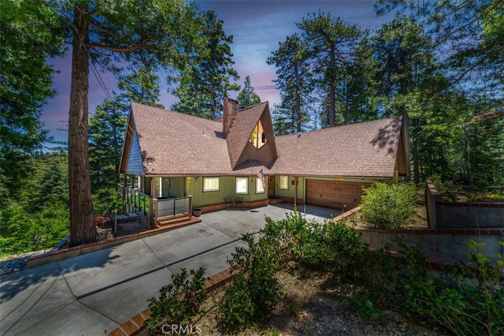 Lake Arrowhead, CA 92352,733 Crest Estates DR