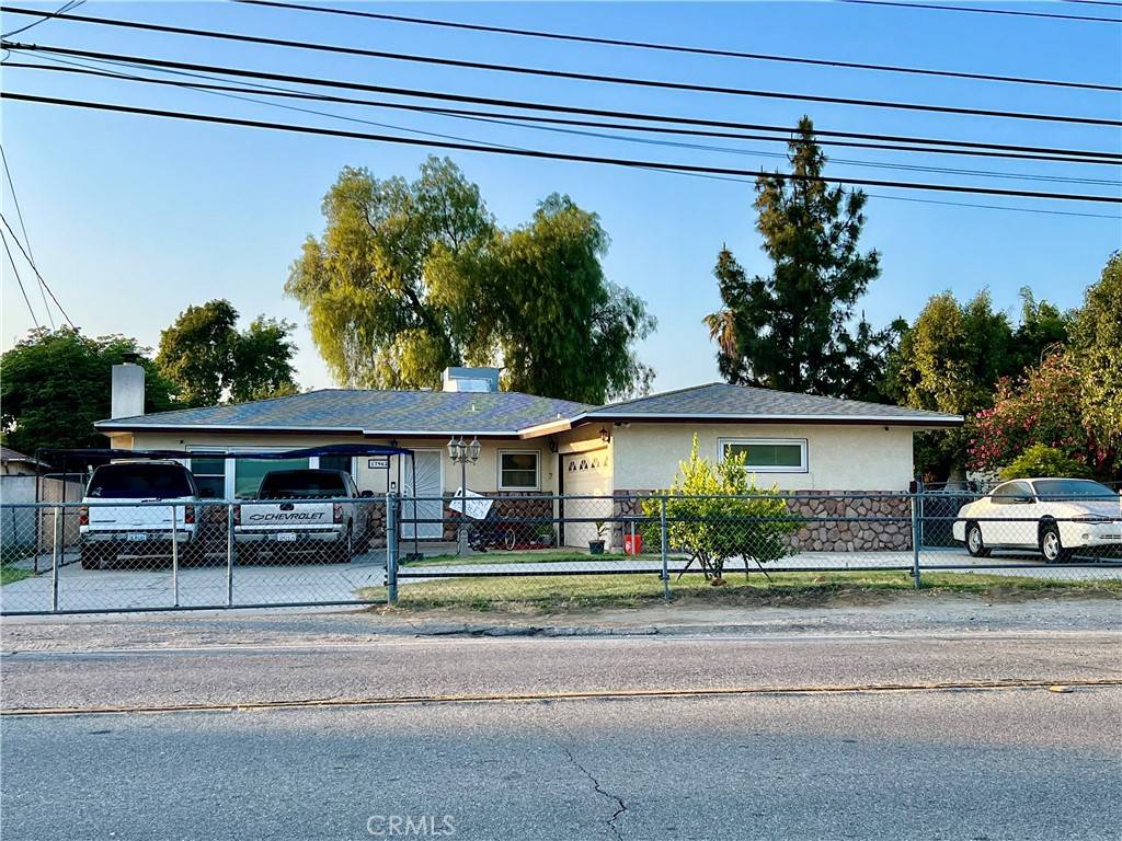 Fontana, CA 92335,17962 Merrill AVE