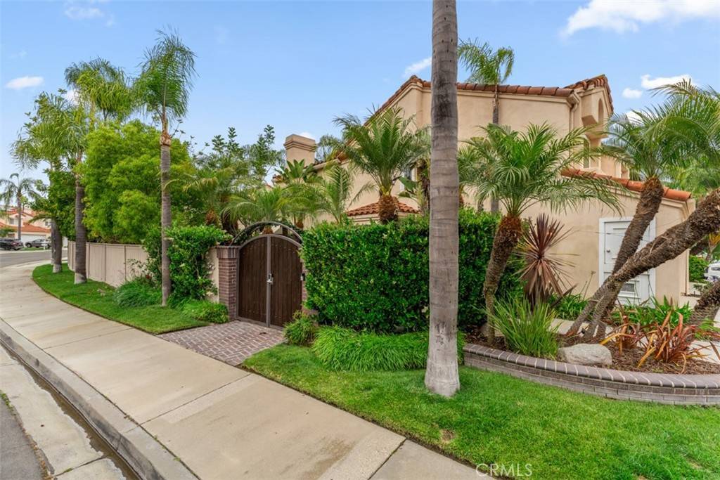 Laguna Niguel, CA 92677,1 Port ST