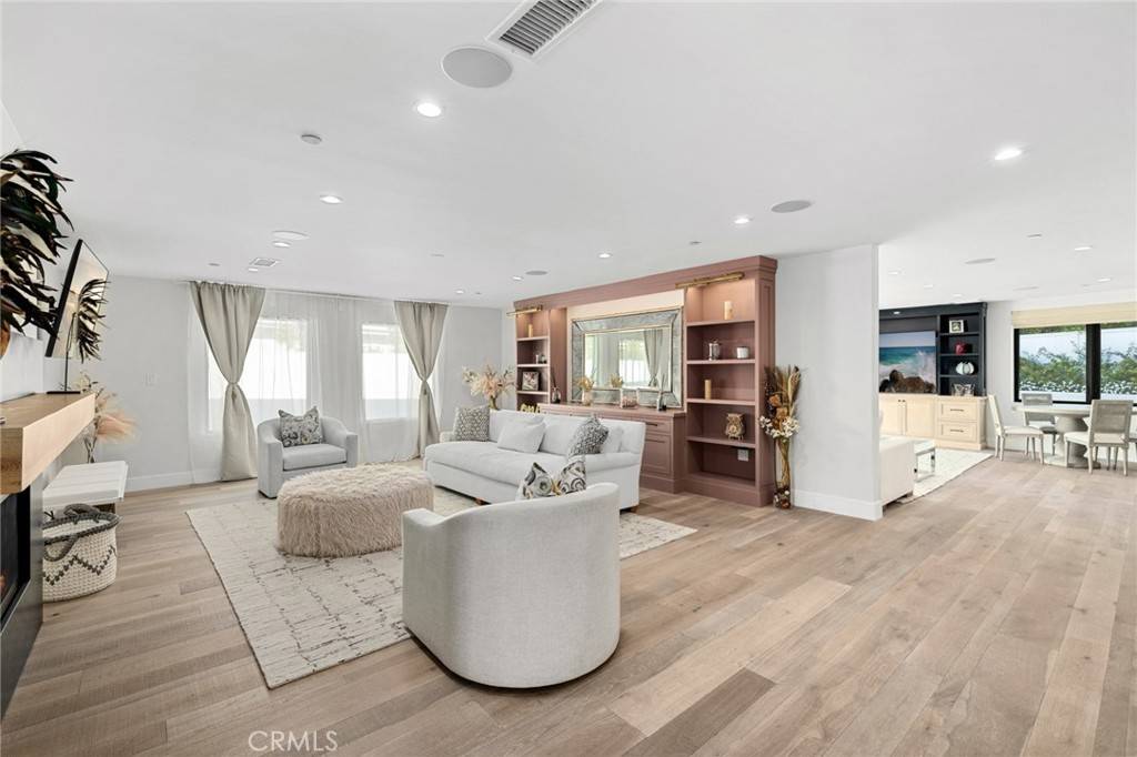 Newport Beach, CA 92660,2626 Basswood ST