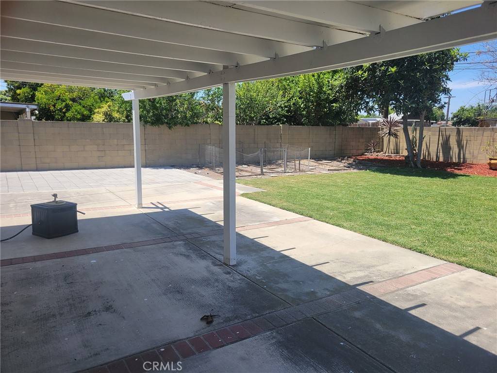 Santa Ana, CA 92703,2225 W 9th ST