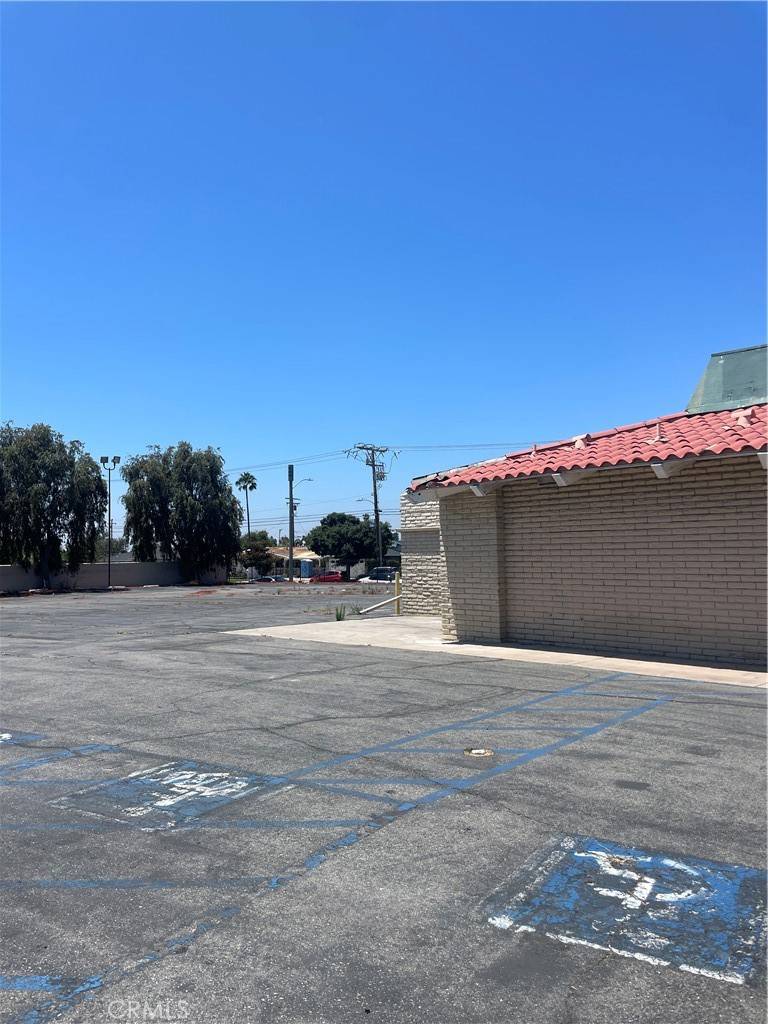 Anaheim, CA 92806,801 S State College BLVD