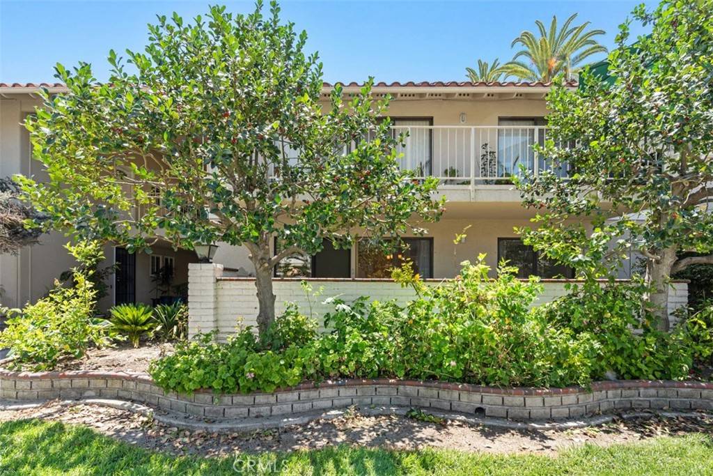 Laguna Woods, CA 92637,2045 Via Mariposa W #A